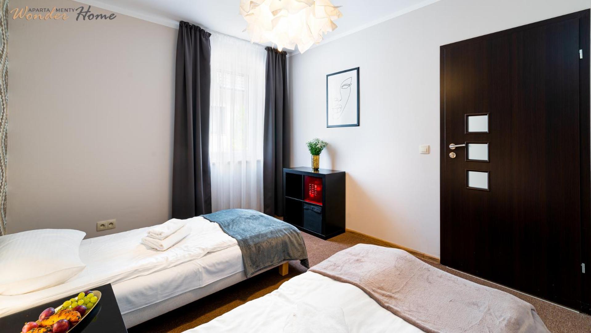 Apartamenty Czerwony Dworek - Duzy Teren Zielony, Plac Zabaw, Miejsce Na Grilla I Staw Z Mozliwoscia Wedkowania, Boisko Myslakowice Luaran gambar